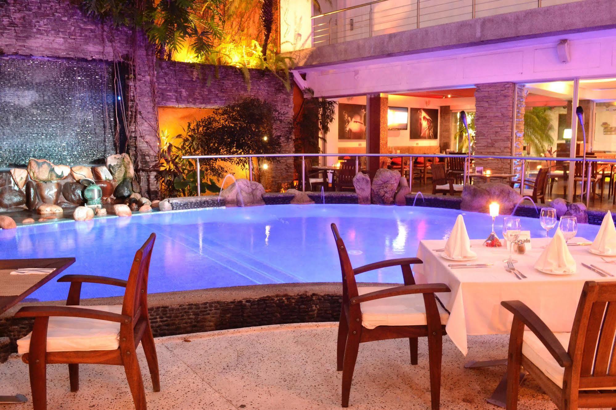 Hotel Rio Malecon Puerto Vallarta Dış mekan fotoğraf